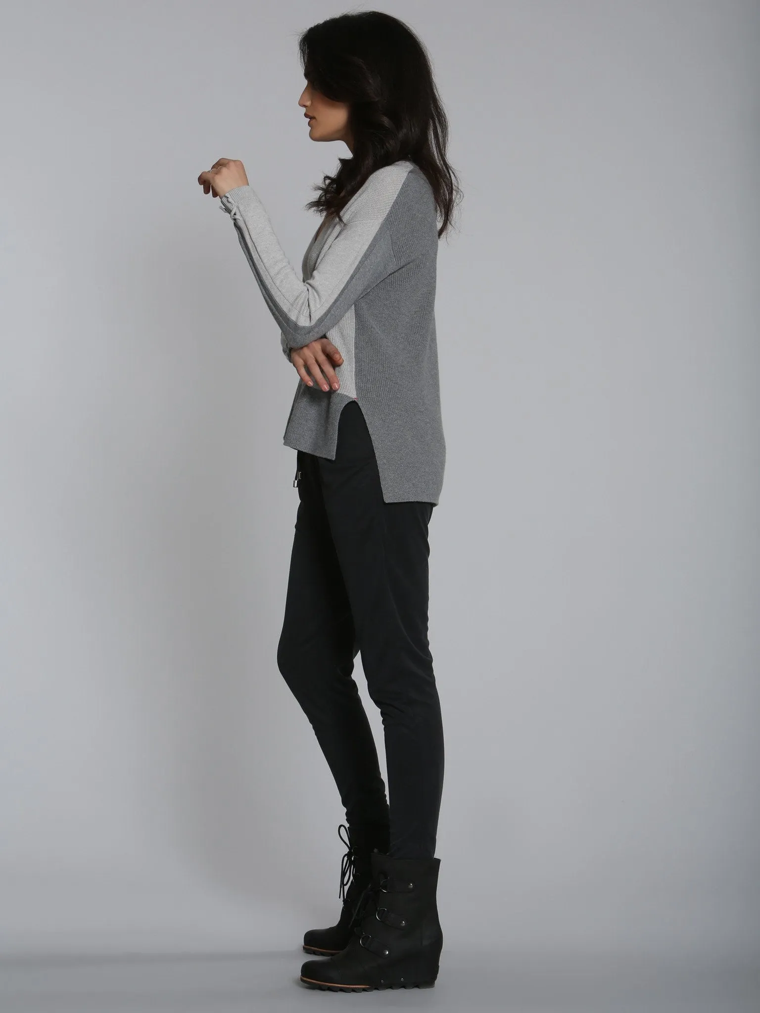 Cool Two Tone Vee - Fog