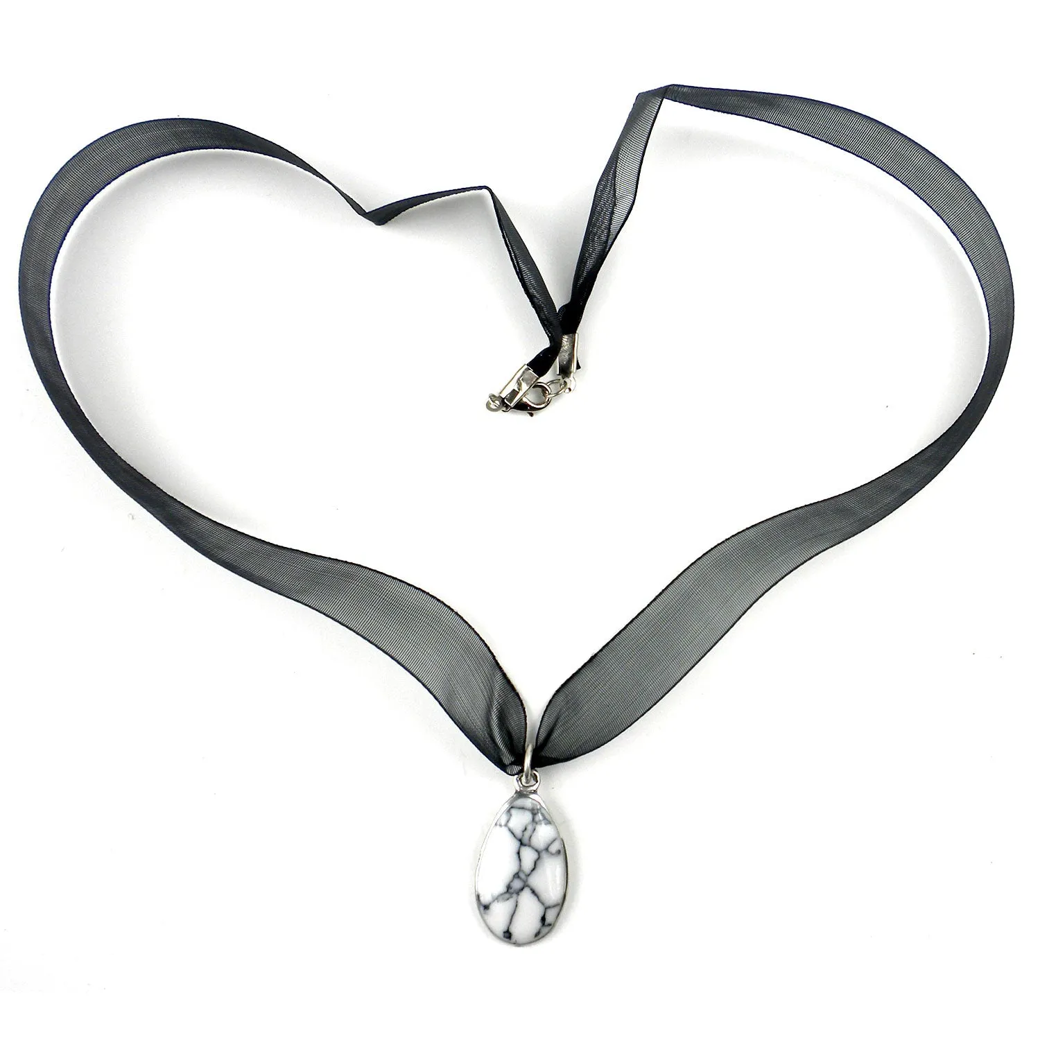 Howlite Pendant on Organza Artisana