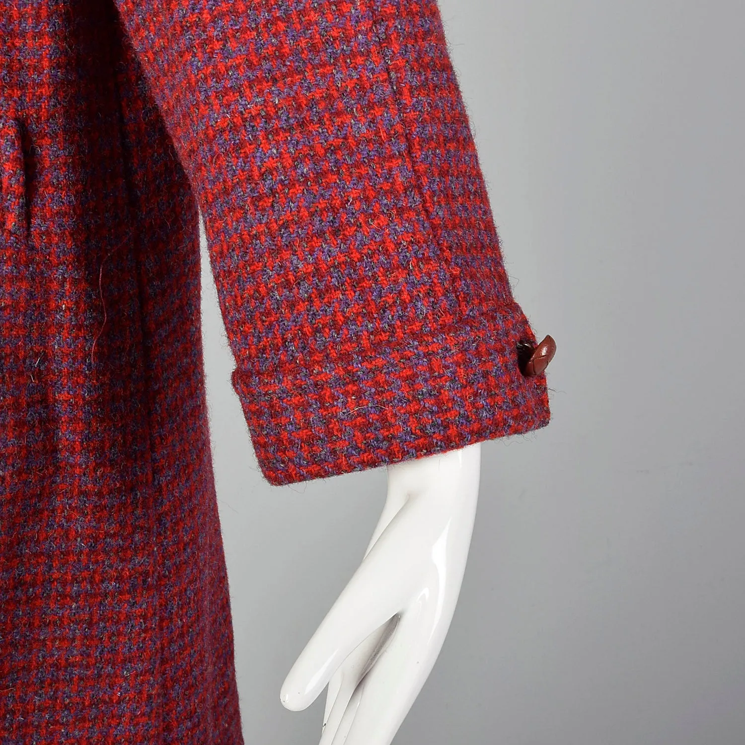 Medium 1960s Red and Blue Scottish Wool Tweed Coat