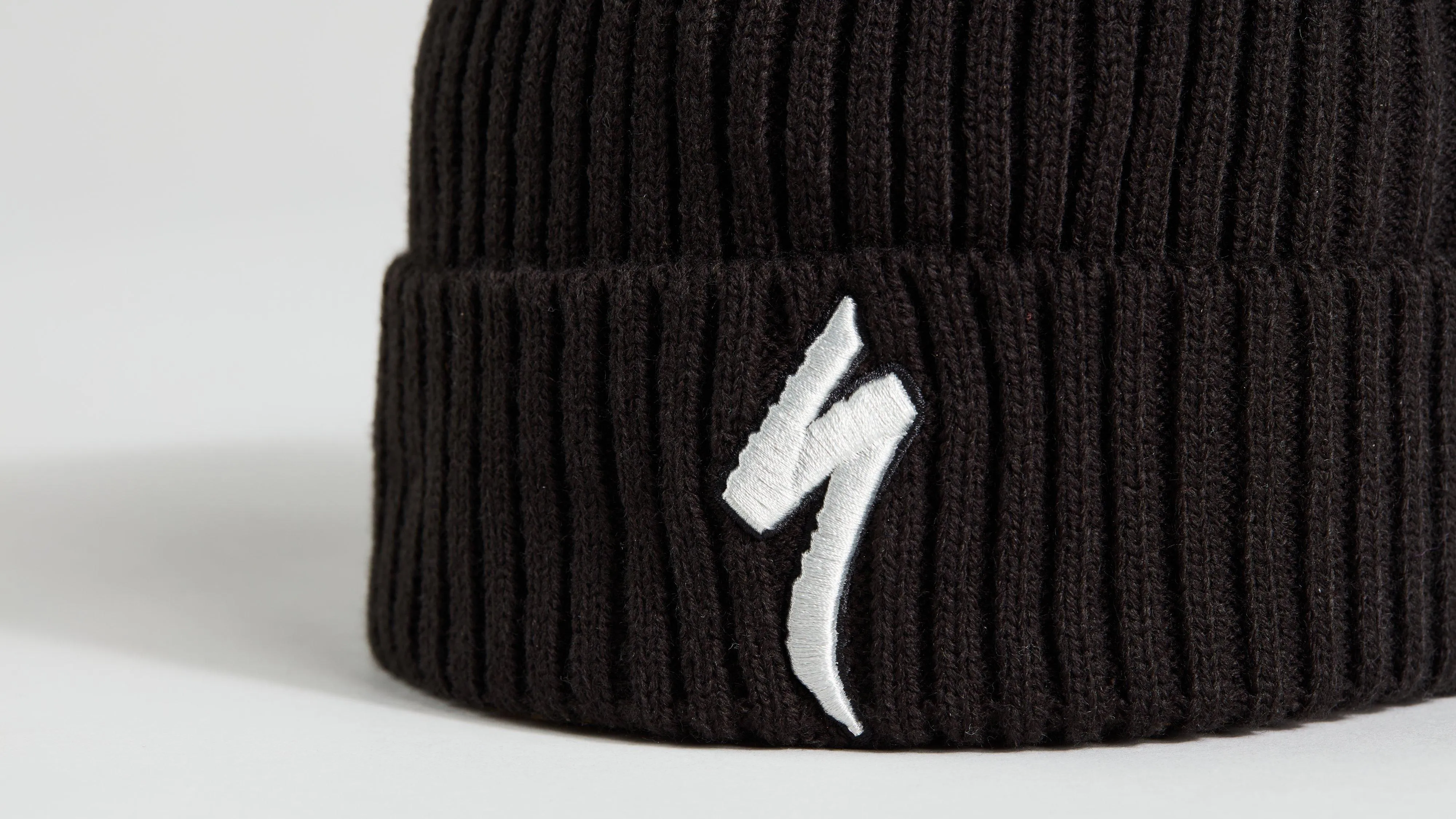 NEW ERA CUFF BEANIE S-LOGO BLK/DOVGRY OSFA