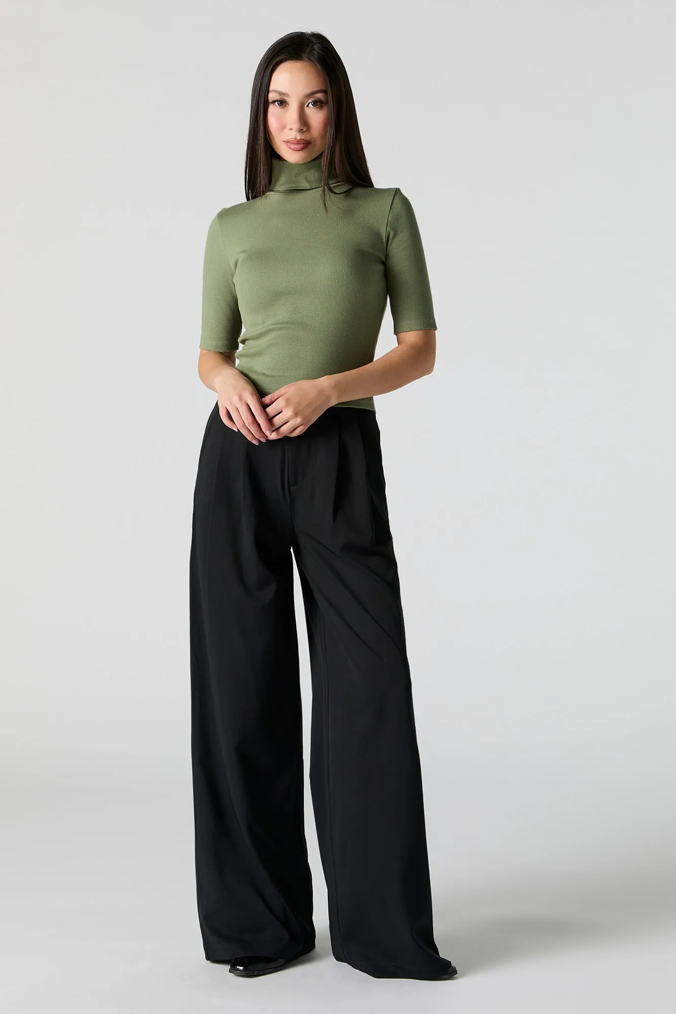Ribbed Knit Turtleneck Short Sleeve Top